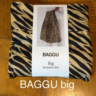 ビームス(BEAMS)のBAGGU big バグー　ビッグ　タイガーストライプ　新品未使用(エコバッグ)