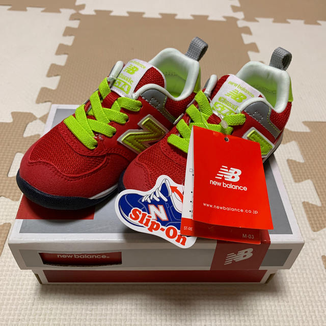 New Balance(ニューバランス)のお値下げ！【ベビー】新品タグ付き★ニューバランスシューズ キッズ/ベビー/マタニティのベビー靴/シューズ(~14cm)(スニーカー)の商品写真