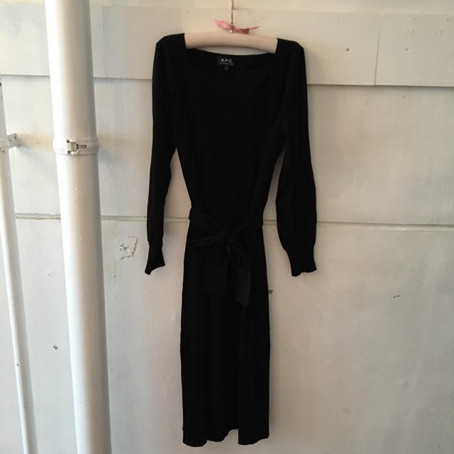A.P.C. black onepiece.ひざ丈ワンピース