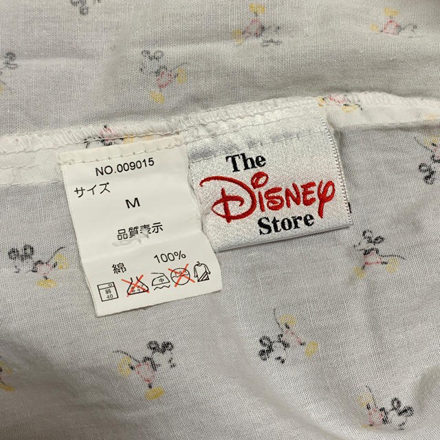 Disney(ディズニー)のDisney Store ミッキーマウス柄 白シャツ レディースのトップス(シャツ/ブラウス(長袖/七分))の商品写真