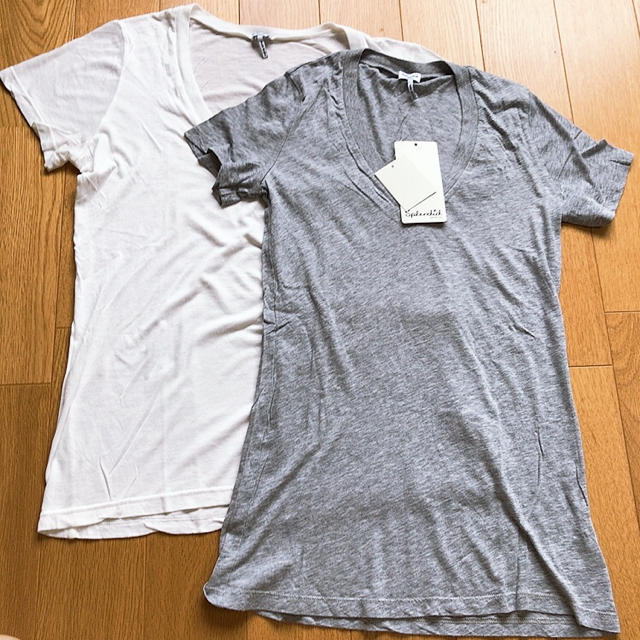 SCOT CLUB(スコットクラブ)のＶネック半袖Tシャツ レディースのトップス(Tシャツ(半袖/袖なし))の商品写真