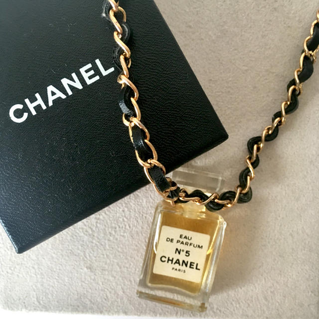 CHANEL - CHANEL ヴィンテージミニボトル香水ネックレス No.5の通販 by