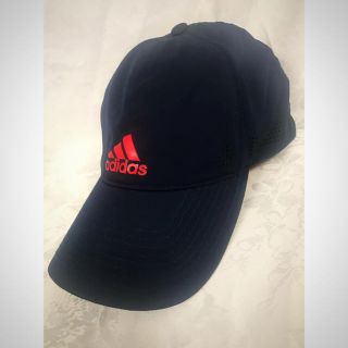 アディダス(adidas)の専用❣️【美品】adidas ランニングキャップ ネイビー×レッド(その他)