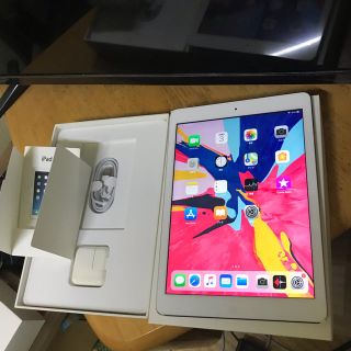 アイパッド(iPad)の完備品　iPad  Air 32GB  WiFiモデル　アイパッド　エア(タブレット)