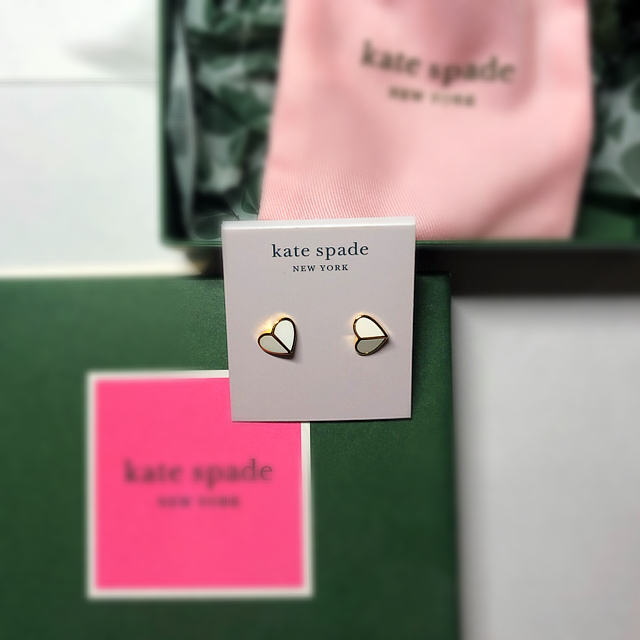 kate spade new york - Kate Spade ヘリテージ スペード スモール ハート スタッズ ピアスの通販 by おし