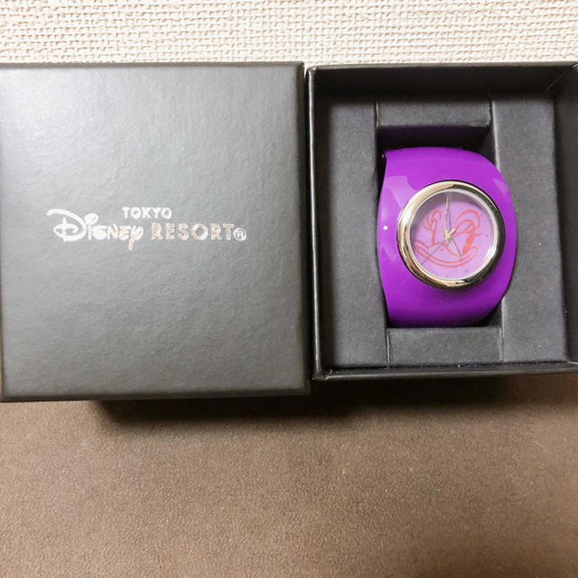 Disney(ディズニー)のデイジーバックル型腕時計 レディースのファッション小物(腕時計)の商品写真