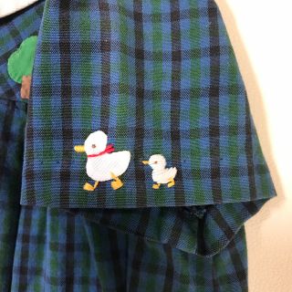 新品 ファミリア 刺繍が可愛いチェックのワンピース  110