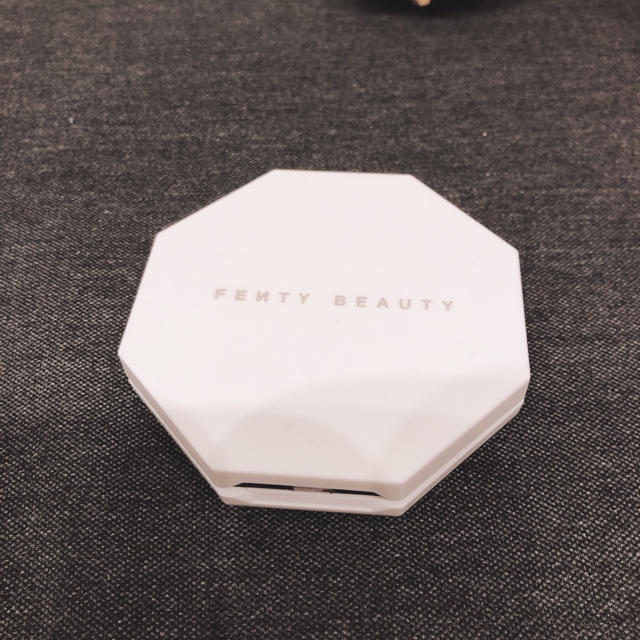 Sephora(セフォラ)の限定値下げ　Fenty Beauty ハイライター  コスメ/美容のベースメイク/化粧品(フェイスカラー)の商品写真