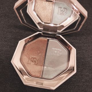 セフォラ(Sephora)の限定値下げ　Fenty Beauty ハイライター (フェイスカラー)