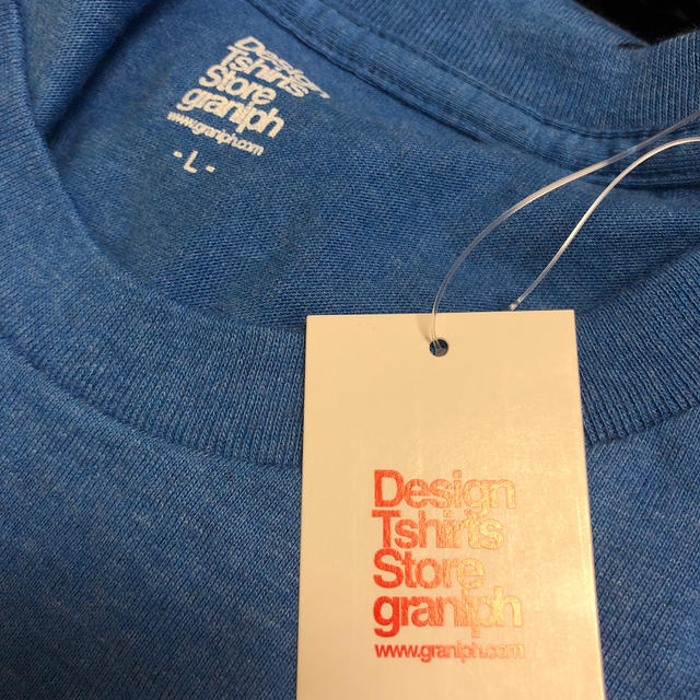 Design Tshirts Store graniph(グラニフ)の新品未使用グラニフgrangph キリン柄TシャツLサイズ メンズのトップス(Tシャツ/カットソー(半袖/袖なし))の商品写真