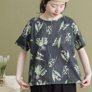 シャンブルドゥシャーム(chambre de charme)のきたがわじゅりコラボTシャツ-すずらん(Tシャツ(半袖/袖なし))