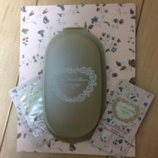 LADUREE(ラデュレ)のRさま♡専用出品 コスメ/美容のベースメイク/化粧品(ファンデーション)の商品写真