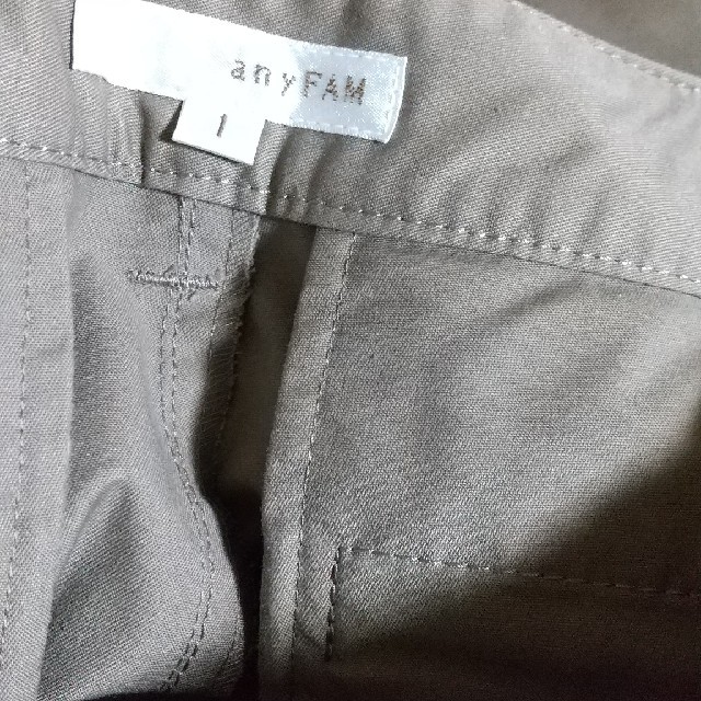 anyFAM(エニィファム)のanyFAM  ベ−ジュハーフパンツ　クロップドパンツ レディースのパンツ(ハーフパンツ)の商品写真