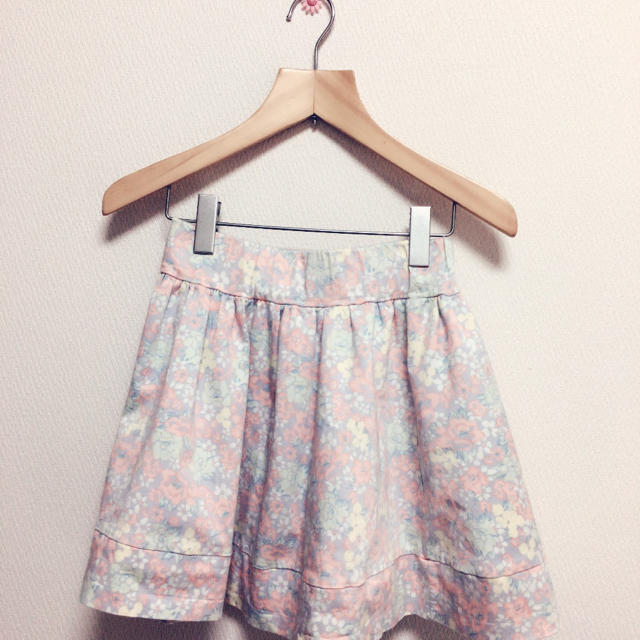 ROJITA(ロジータ)の花柄スカート レディースのスカート(ミニスカート)の商品写真