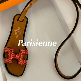 エルメス(Hermes)のHERMES 新作☆オランチャーム　超レアなリザード革　ピンク(バッグチャーム)