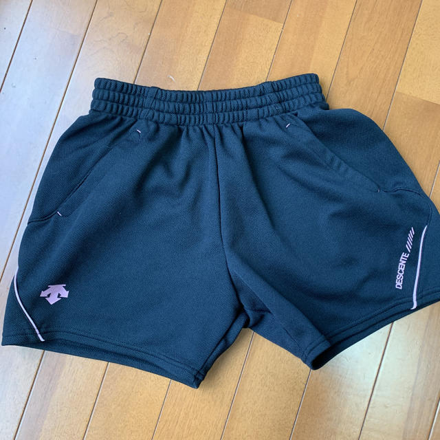 DESCENTE(デサント)のDESCENTE ハーフパンツ スポーツ/アウトドアのランニング(ウェア)の商品写真