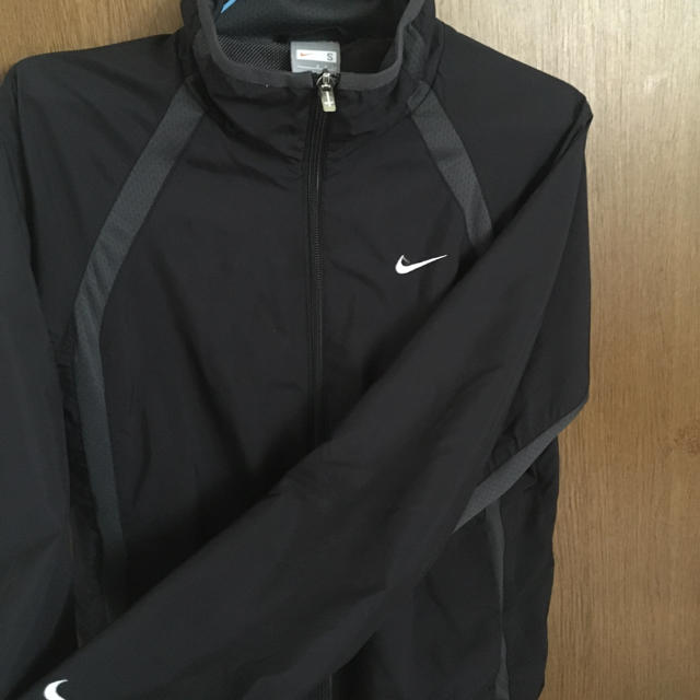 NIKE(ナイキ)のお値段見直しました❗️NIKE ウィンドブレーカーセットW's S スポーツ/アウトドアのランニング(ウェア)の商品写真