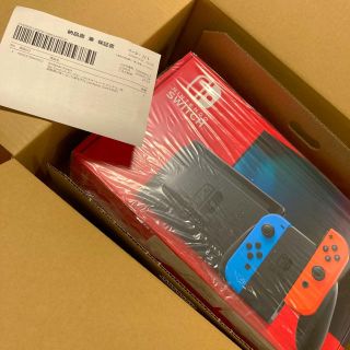 ニンテンドースイッチ(Nintendo Switch)の【保証書付】Nintendo Switch  本体　ネオン　　(家庭用ゲーム機本体)