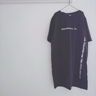 ロゴTシャツ*チュニックワンピース*サイドスリット(Tシャツ(半袖/袖なし))