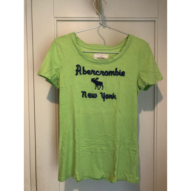 Abercrombie&Fitch(アバクロンビーアンドフィッチ)のアバクロ　tシャツ レディースのトップス(Tシャツ(半袖/袖なし))の商品写真