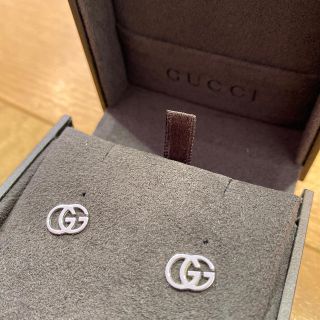 グッチ(Gucci)のグッチ　ピアス　750wg  インターロッキング　GG　ホワイトゴールド(ピアス)