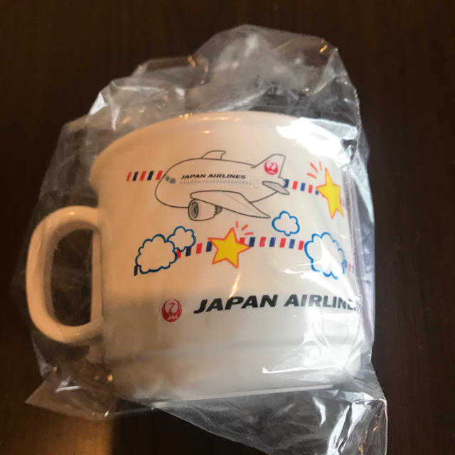 JAL(日本航空)(ジャル(ニホンコウクウ))の美桜様専用。JAL プラスチックカップ キッズ/ベビー/マタニティの授乳/お食事用品(マグカップ)の商品写真