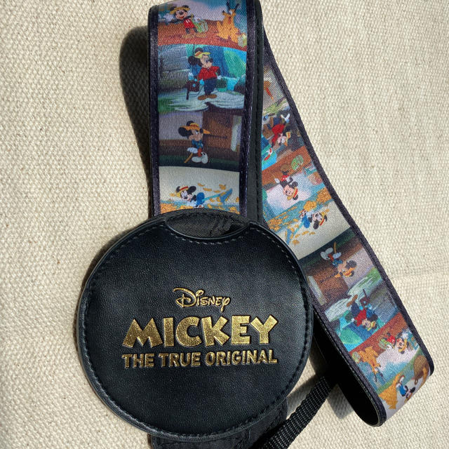 Disney(ディズニー)のミッキーカメラストラップ スマホ/家電/カメラのカメラ(デジタル一眼)の商品写真