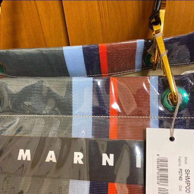 Marni(マルニ)のアセロラ様専用★マルニ　バッグ　ビニール　ポリアミド GLOSSY レディースのバッグ(トートバッグ)の商品写真