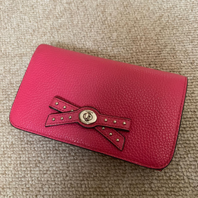 Coach コーチ Coach 財布 二つ折り ピンク りぼんの通販 By Pon S Shop コーチならラクマ Coach コーチ Coach 財布 二つ折り ピンク りぼんの通販 By Pon S Shop コーチならラクマ