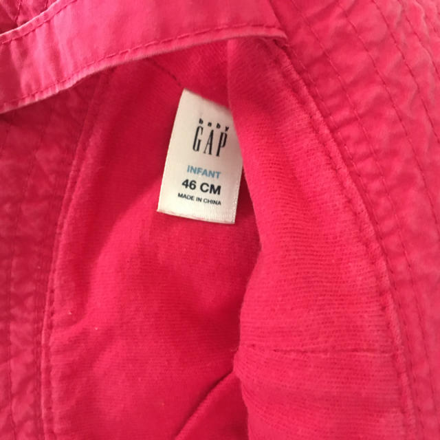 babyGAP(ベビーギャップ)のGAP 帽子　女の子　46センチ　中古　ピンク キッズ/ベビー/マタニティのこども用ファッション小物(帽子)の商品写真