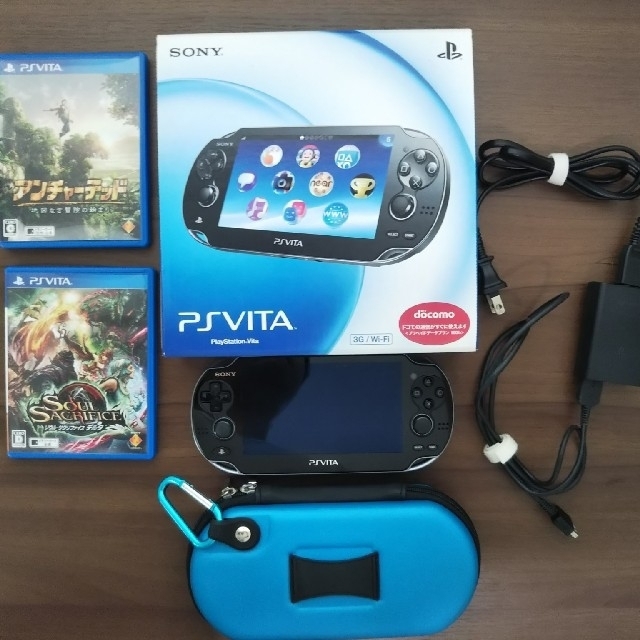 PlayStation Vita(プレイステーションヴィータ)のみうやっしゅ様専用PlayStation®Vita セット（ソフト1本に変更） エンタメ/ホビーのゲームソフト/ゲーム機本体(携帯用ゲーム機本体)の商品写真