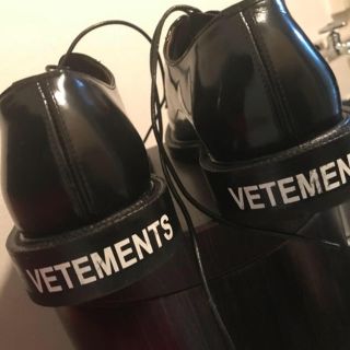 バレンシアガ(Balenciaga)のVETEMENTS 革靴(スニーカー)