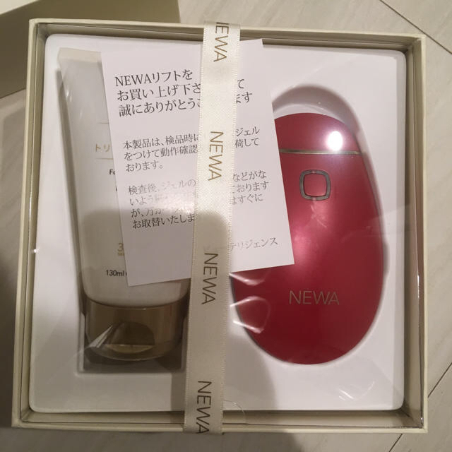 NEWAリフト 新品未使用 スマホ/家電/カメラの美容/健康(フェイスケア/美顔器)の商品写真