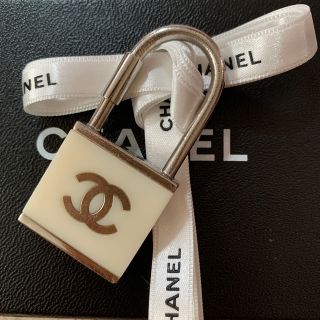 シャネル(CHANEL)のレア　CHANEL シャネル キーリング　カデナタイプ　シルバーのココマーク入り(キーホルダー)