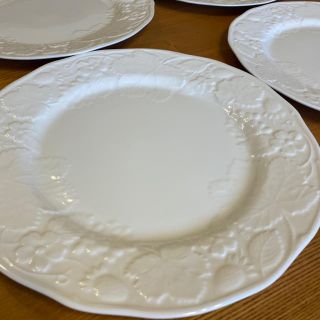 ウェッジウッド(WEDGWOOD)のウェッジウッド ストロベリー＆バイン プレート 28cm 4枚セット(食器)