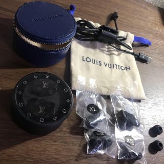 ルイヴィトン(LOUIS VUITTON)のLOUIS VUITTON ワイヤレスイヤホン ブラック(ヘッドフォン/イヤフォン)