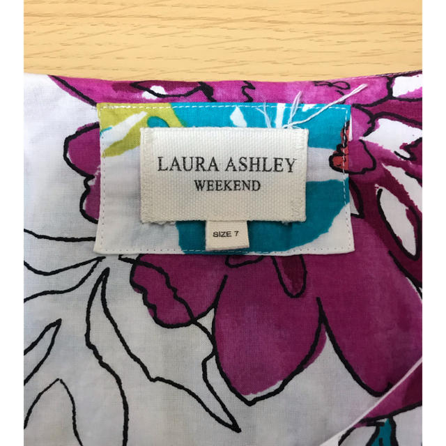 LAURA ASHLEY(ローラアシュレイ)のLAURAASHLAY　ローラアシュレイ　ワンピース　サイズ 7  レディースのワンピース(ひざ丈ワンピース)の商品写真