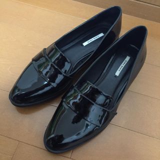 ザラ(ZARA)のZARA エナメルローファー(ブーティ)