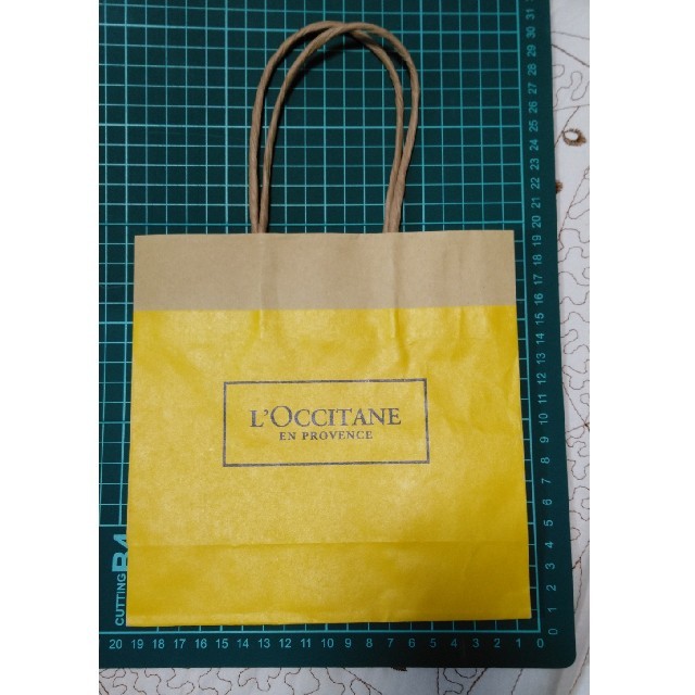 L'OCCITANE(ロクシタン)のロクシタン紙袋(小) レディースのバッグ(ショップ袋)の商品写真