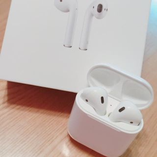 アップル(Apple)のAirPods 第1世代(ヘッドフォン/イヤフォン)