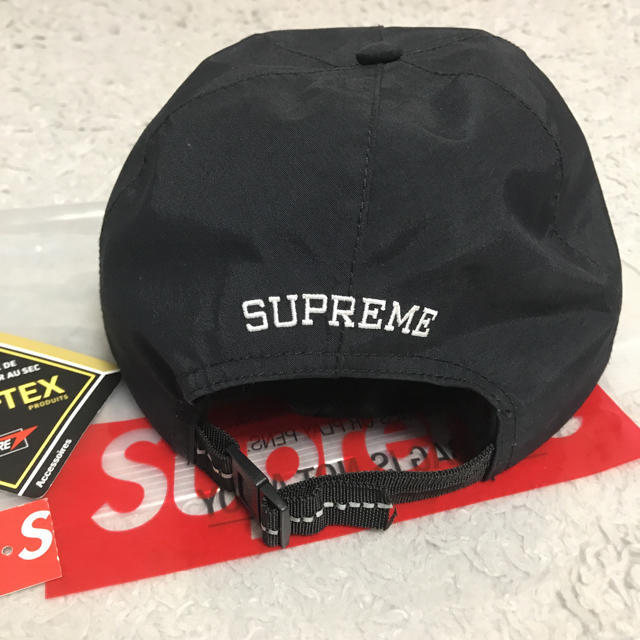 Supreme(シュプリーム)のシュプリーム　supreme ゴアテックス　Sロゴ　キャップ　ブラック メンズの帽子(キャップ)の商品写真