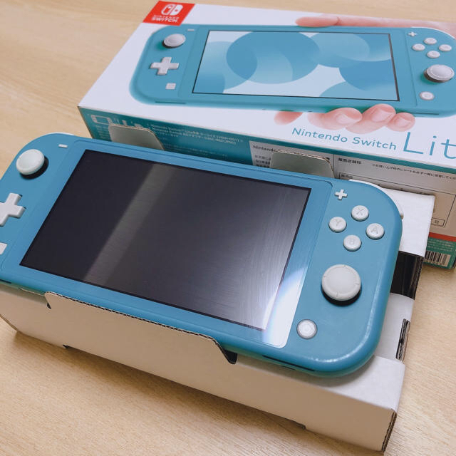 Nintendo Switch(ニンテンドースイッチ)のNintendo switch lite☆ エンタメ/ホビーのゲームソフト/ゲーム機本体(携帯用ゲーム機本体)の商品写真