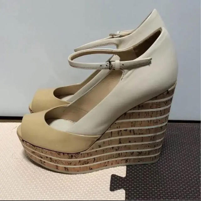 Gucci(グッチ)のGUCCI ウェッジヒール　22.5cm レディースの靴/シューズ(サンダル)の商品写真