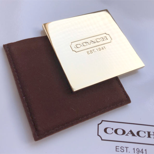 COACH(コーチ)の【新品】COACHコーチロゴ ミラー5.5cm x 5.5cm 携帯鏡 ゴールド レディースのファッション小物(ミラー)の商品写真