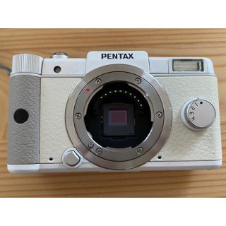 ペンタックス(PENTAX)のペンタックス PENTAX カメラ Q10 白(デジタル一眼)