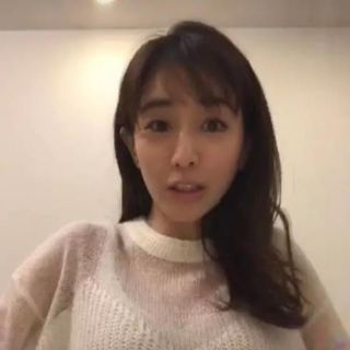 田中みな実さん着用　ニット