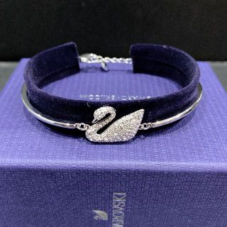 スワロフスキー(SWAROVSKI)のSALE スワロフスキー 5011990 SWAN バングル ホワイト ロジウム(ブレスレット/バングル)