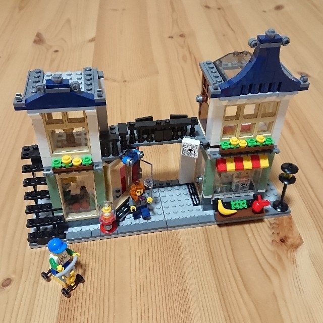 Lego(レゴ)のレゴ クリエイター 31036 おもちゃ屋と町の小さなお店 キッズ/ベビー/マタニティのおもちゃ(積み木/ブロック)の商品写真