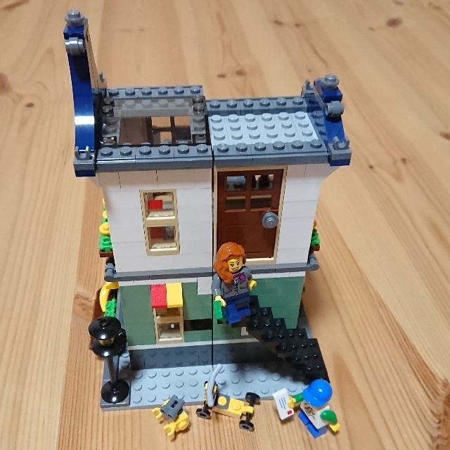 Lego(レゴ)のレゴ クリエイター 31036 おもちゃ屋と町の小さなお店 キッズ/ベビー/マタニティのおもちゃ(積み木/ブロック)の商品写真