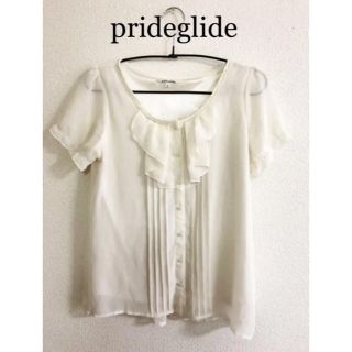 プライドグライド(prideglide)のprideglideパール付きシフォントップス シフォンブラウス(シャツ/ブラウス(半袖/袖なし))